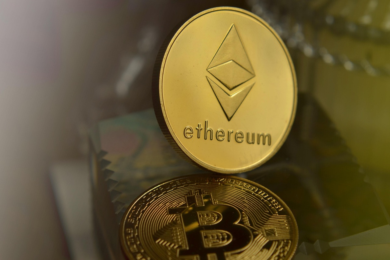 余弦：Hyperliquid上50倍杠杆巨鲸再以452万USDC做多ETH！爆仓价1391美元